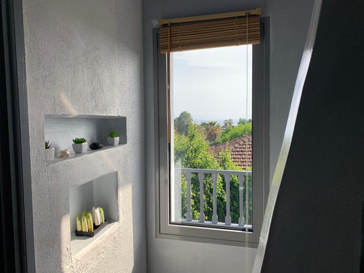Sea view villa in Olive Garden Nea Kallikrateia Exteriör bild