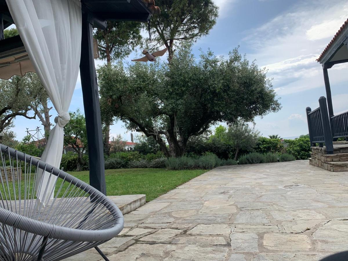 Sea view villa in Olive Garden Nea Kallikrateia Exteriör bild