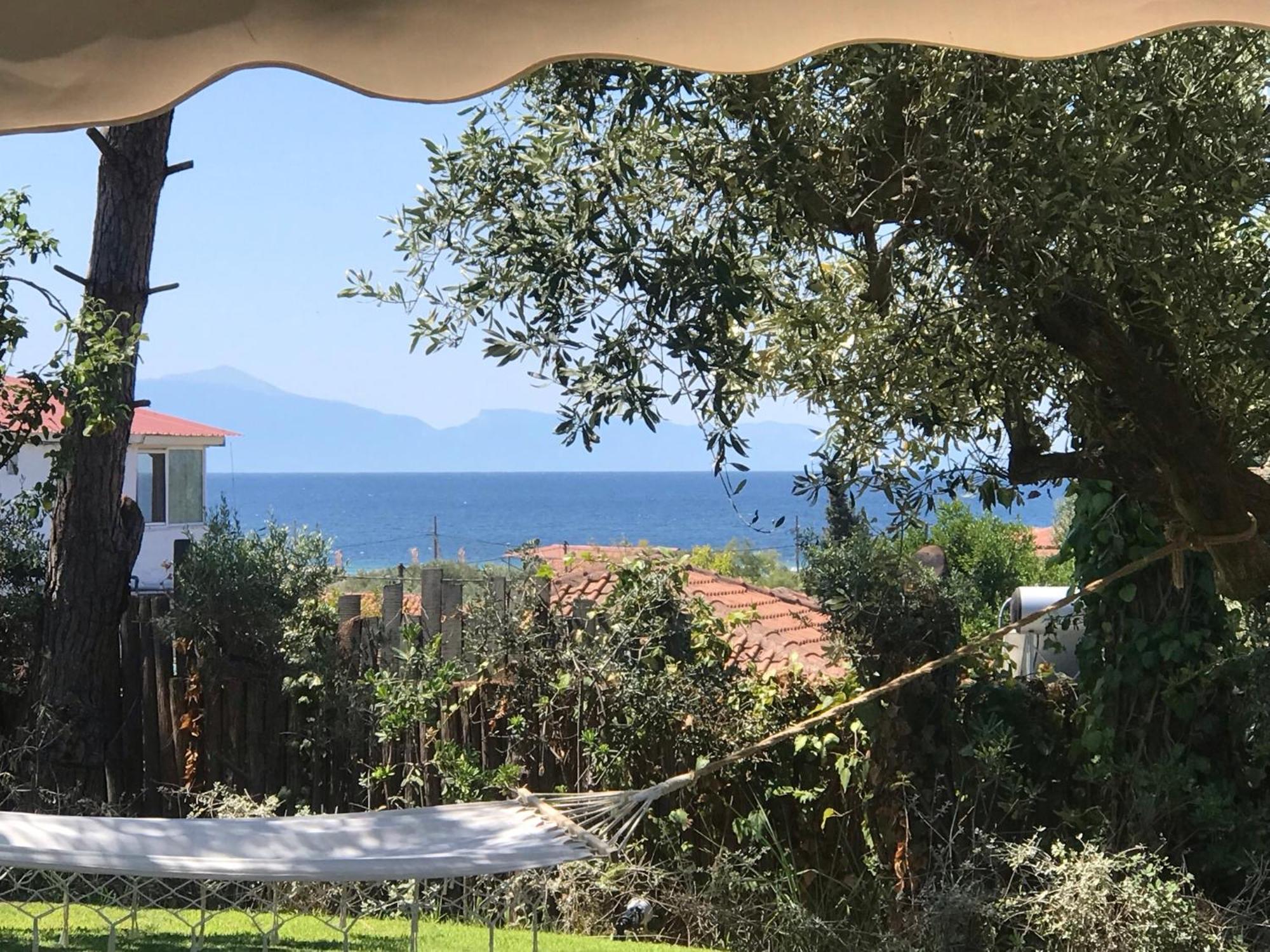 Sea view villa in Olive Garden Nea Kallikrateia Exteriör bild